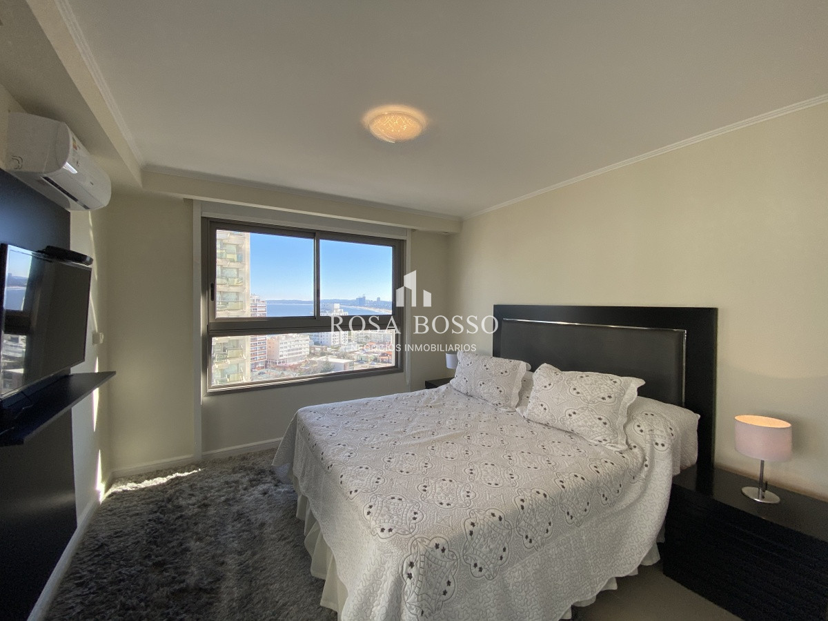 Apartamento ID.5741 - Apartamento 4 dormitorios  Garaje  vista Playa Brava  Punta del Este, Uruguay