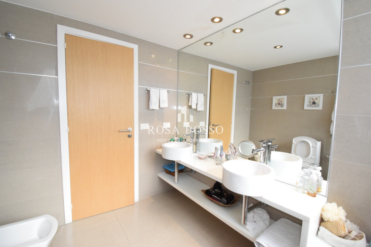 Apartamento ID.5040 - Apartamento, Venta, 3 dormitorios, Punta del Este, Mansa