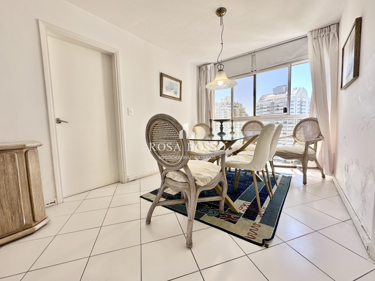 Apartamento ID.2568 - Venta Apartamento 2 dormitorios Punta del Este Brava piso alto