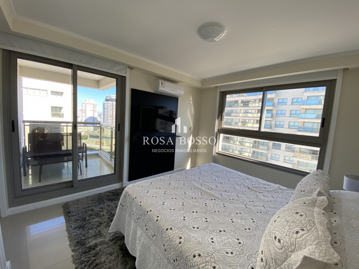 Apartamento ID.5741 - Apartamento 4 dormitorios  Garaje  vista Playa Brava  Punta del Este, Uruguay