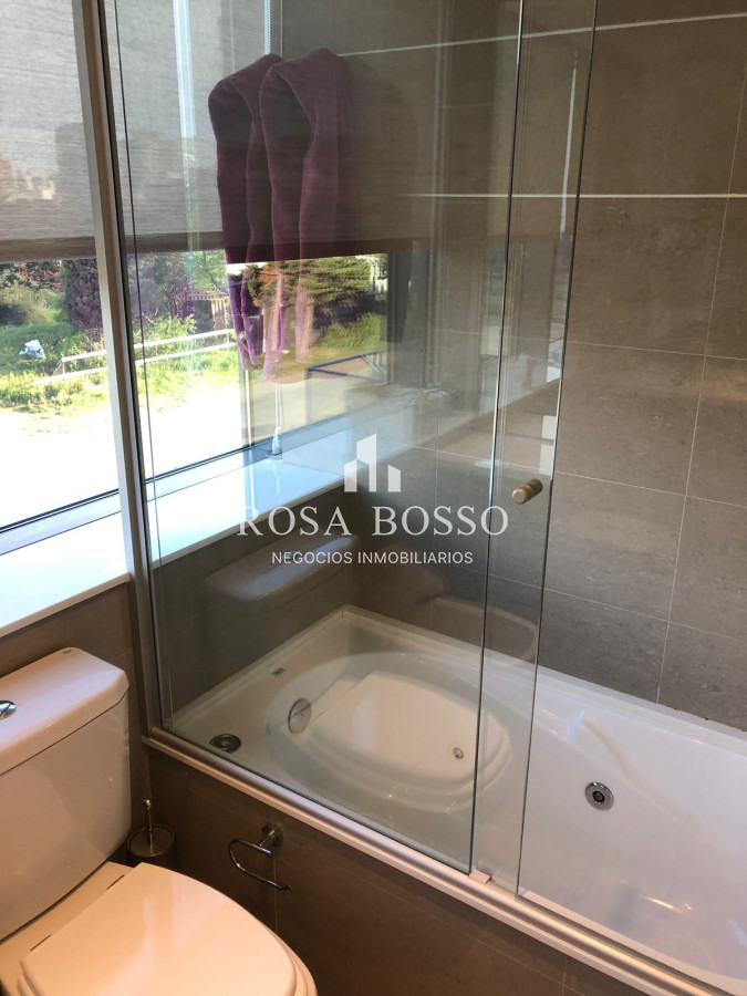 Apartamento ID.5025 - VENTA, Apartamento, 3 dormitorios, Punta del Este, Uruguay, con terraza