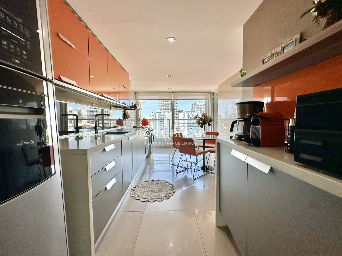 Apartamento ID.5040 - Apartamento Venta 3 dormitorios Punta del Este Mansa