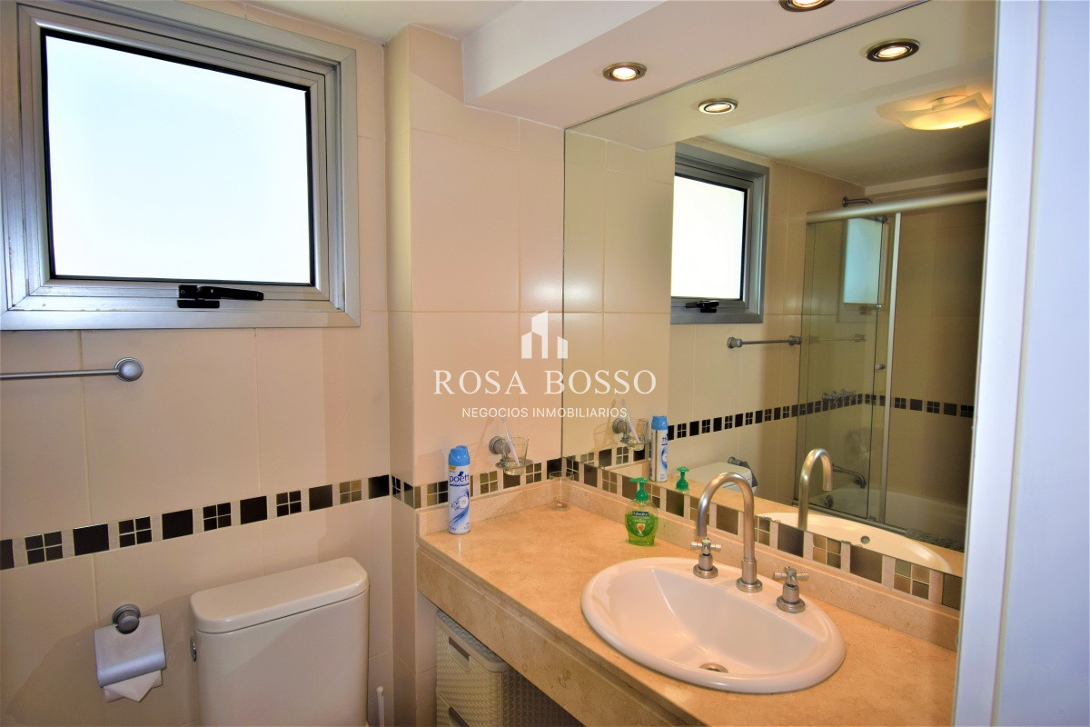 Apartamento ID.4976 - Apto, con hermosa ubicación, cerquita de todo, conrad, gorlero, playa, certros comerciales y más. 