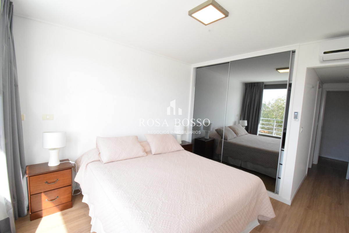 Apartamento ID.5041 - VENTA, apartamento, 2 dormitorios, Mansa, Punta del Este, Uruguay.