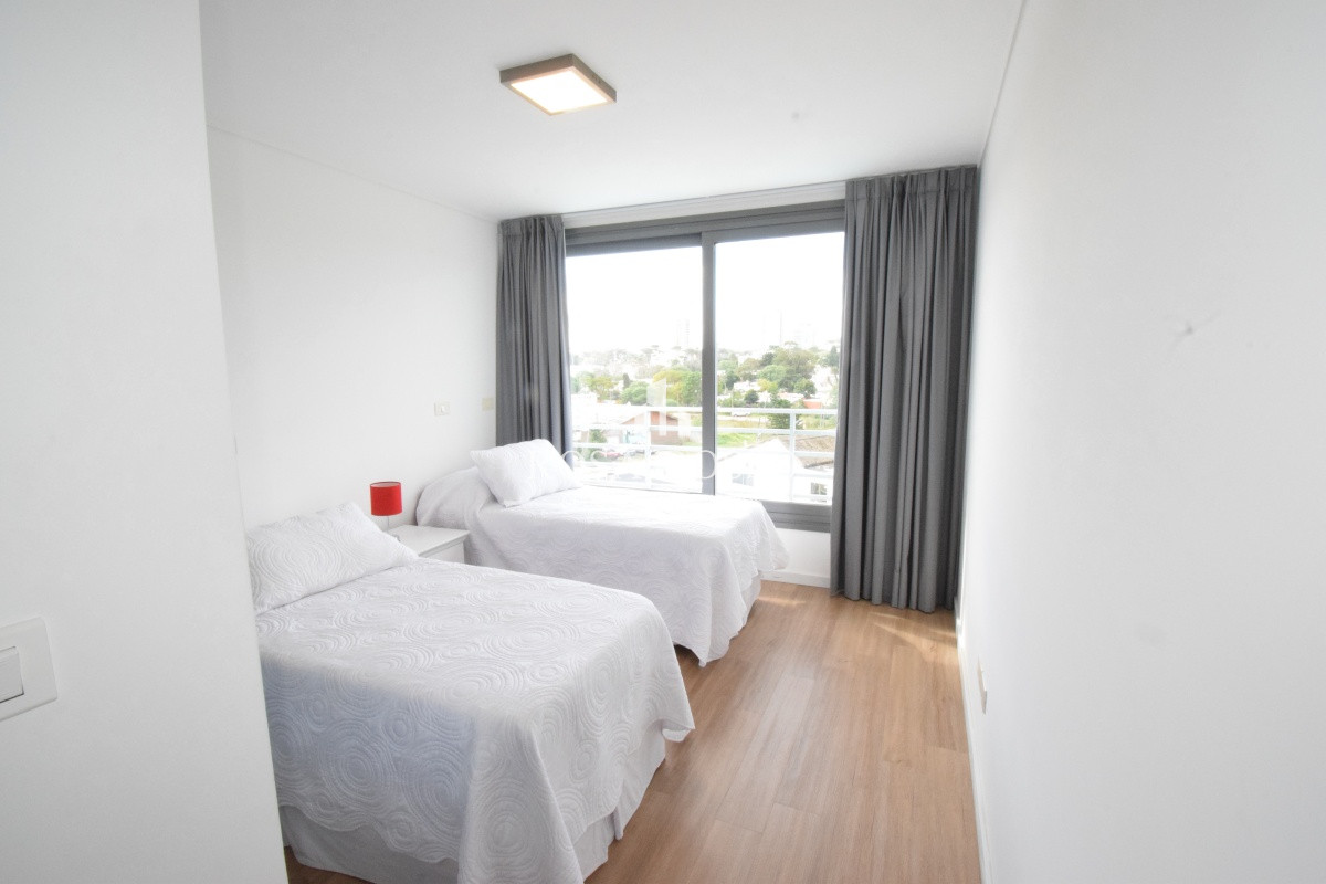 Apartamento ID.5041 - VENTA, apartamento, 2 dormitorios, Mansa, Punta del Este, Uruguay.