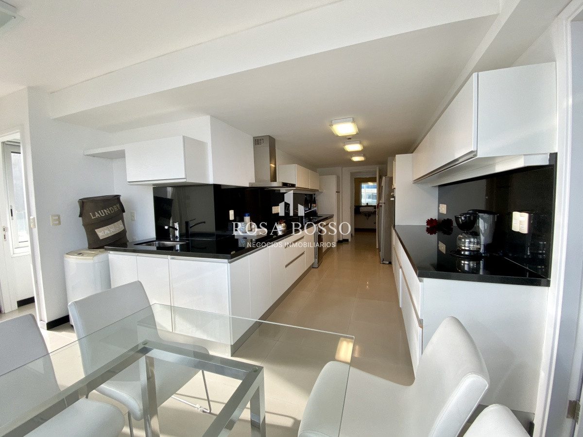 Apartamento ID.5813 - Espectacular Apartamento frente a playa brava 