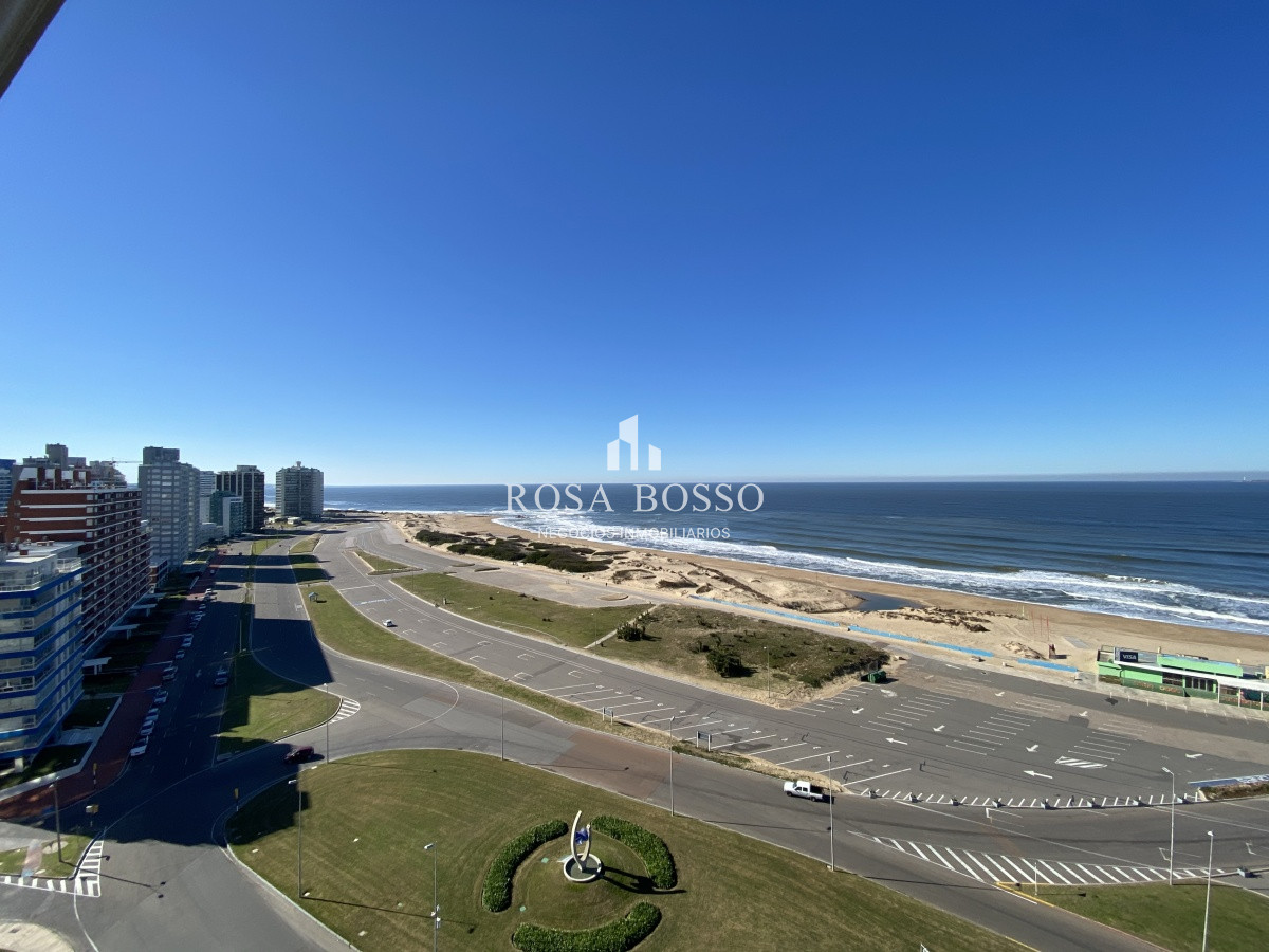 Apartamento ID.2546 - Apartamento Venta alquiler 3 dormitorios Brava Punta del Este