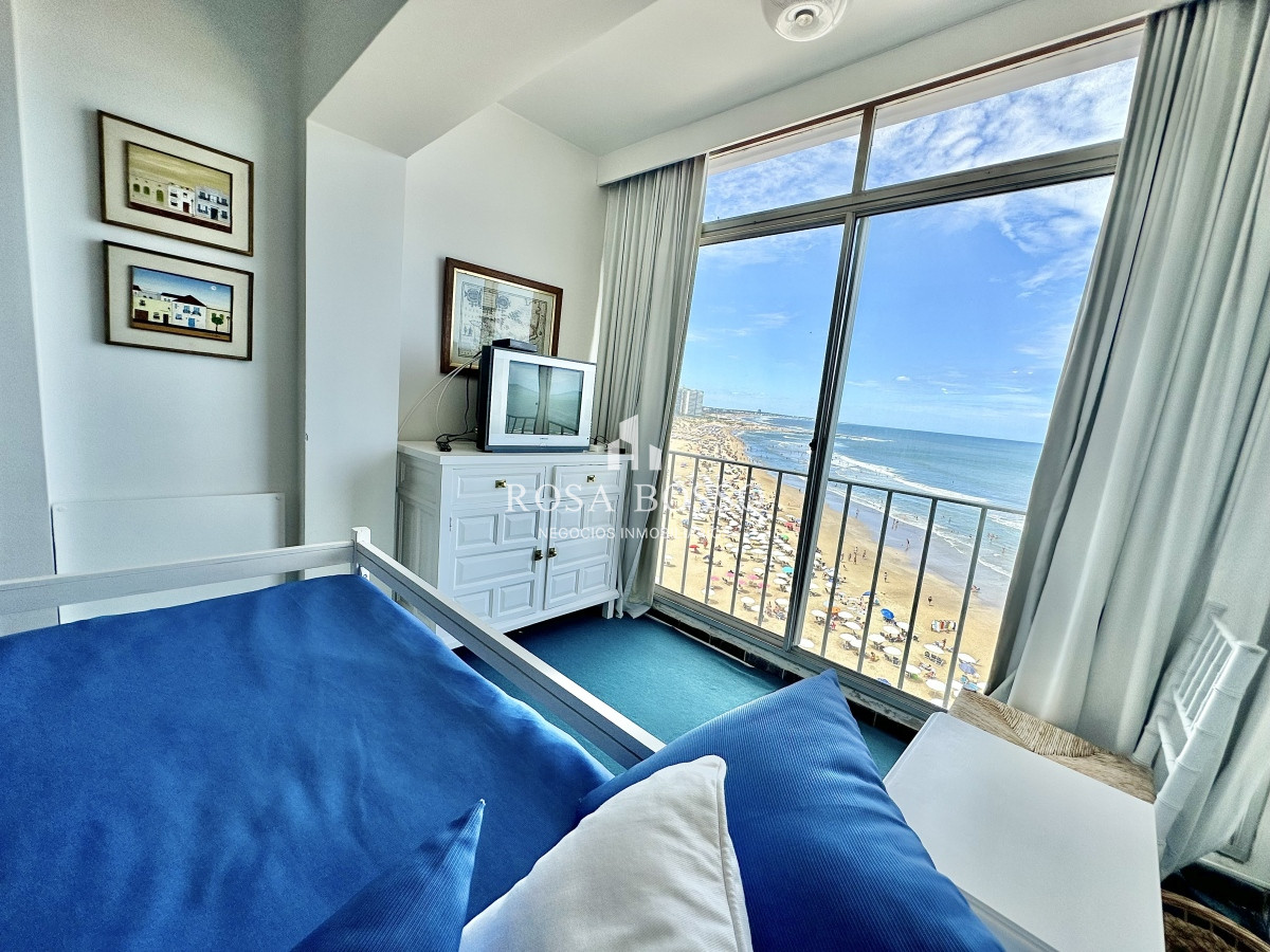 Apartamento ID.8864 - Apartamento Venta 4 dormitorios Península Punta del Este con Vista