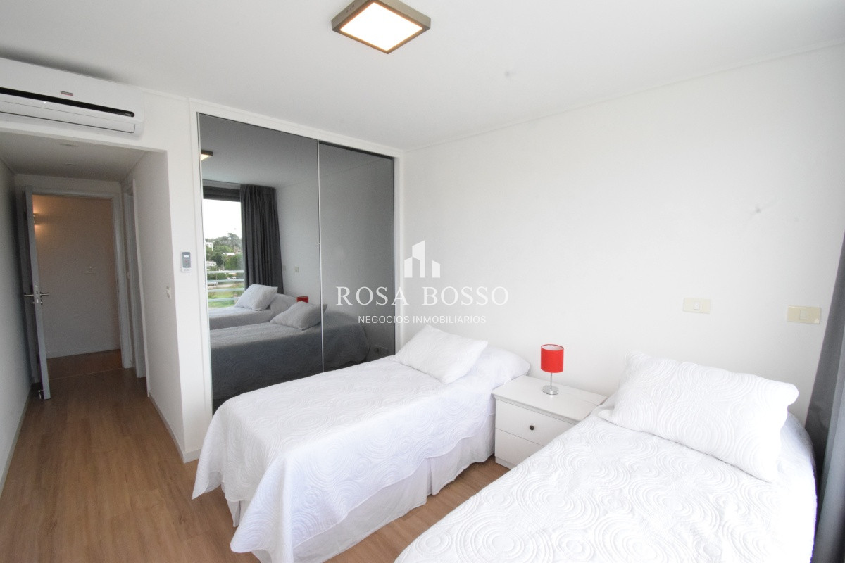 Apartamento ID.5041 - VENTA, apartamento, 2 dormitorios, Mansa, Punta del Este, Uruguay.