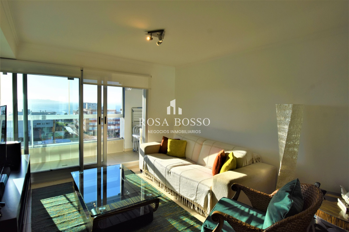 Apartamento ID.4976 - Apto, con hermosa ubicación, cerquita de todo, conrad, gorlero, playa, certros comerciales y más. 
