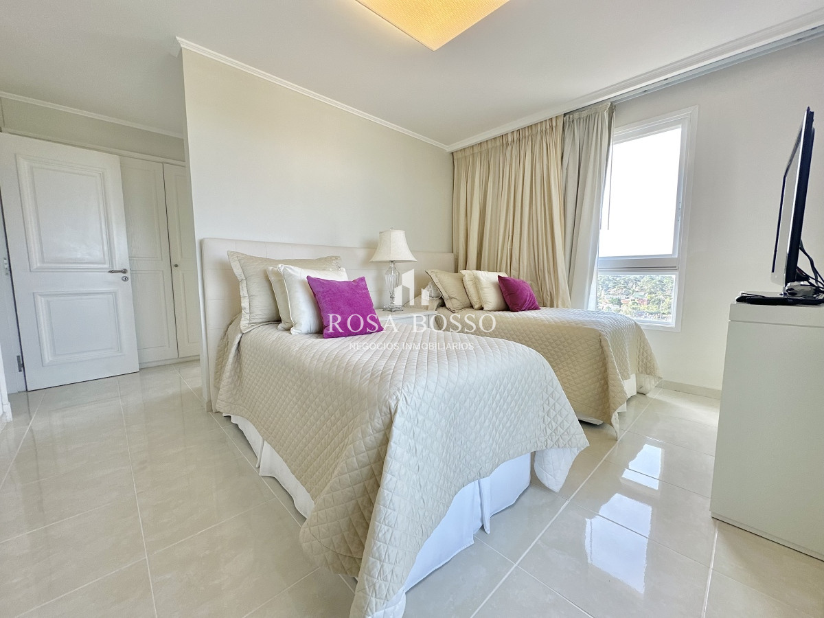 Apartamento ID.9348 - Apartamento Le Jardín Venta 3 dormitorios  Mansa  Punta del Este