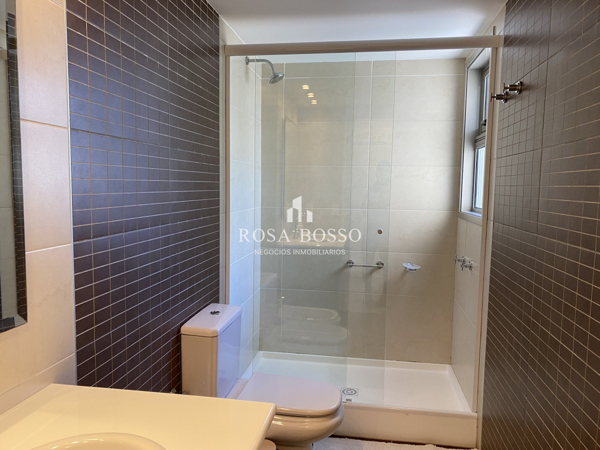 Apartamento ID.2546 - Apartamento Venta alquiler 3 dormitorios Brava Punta del Este
