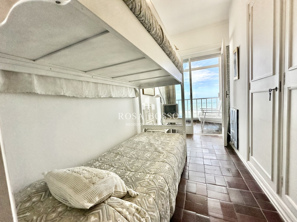 Apartamento ID.8864 - Apartamento Venta 4 dormitorios Península Punta del Este con Vista