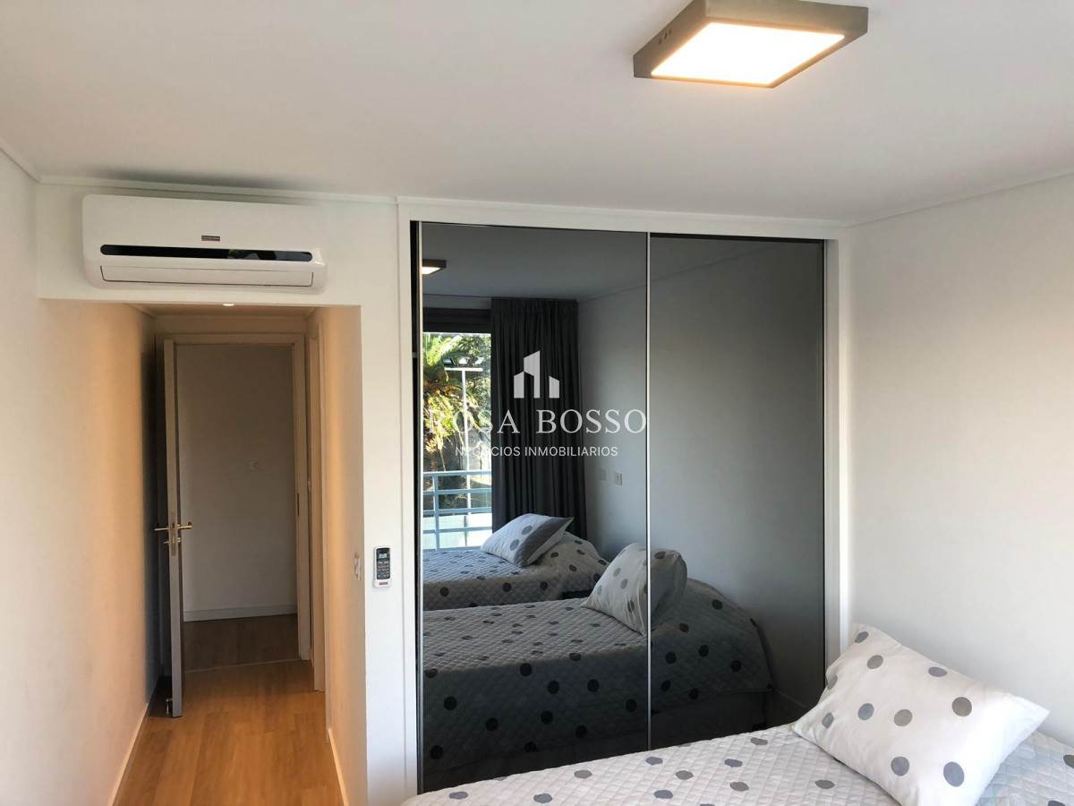 Apartamento ID.5025 - VENTA, Apartamento, 3 dormitorios, Punta del Este, Uruguay, con terraza