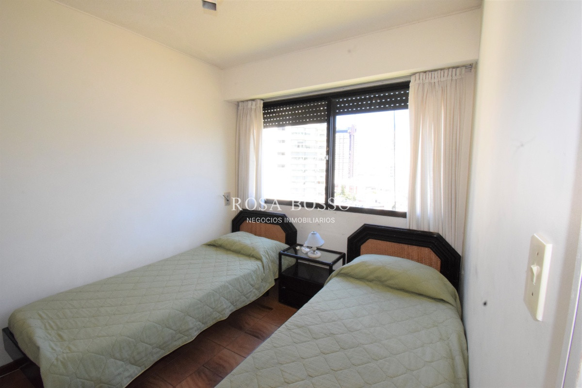 Apartamento ID.12 - VENTA, Apartamento, 2 dormitorios con Garaje, con vista, Brava, Punta del Este, Uruguay
