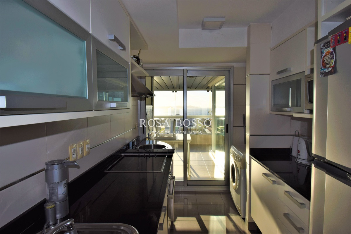 Apartamento ID.4976 - Apto, con hermosa ubicación, cerquita de todo, conrad, gorlero, playa, certros comerciales y más. 