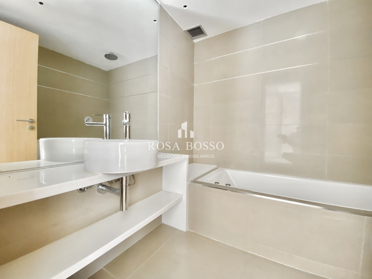 Apartamento ID.5334 - Apartamento, Venta, 3 dormitorios, Playa mansa, Punta del Este