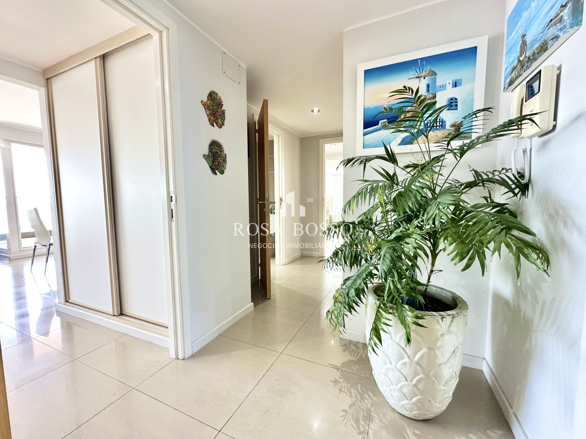 Apartamento ID.5040 - Apartamento Venta 3 dormitorios Punta del Este Mansa
