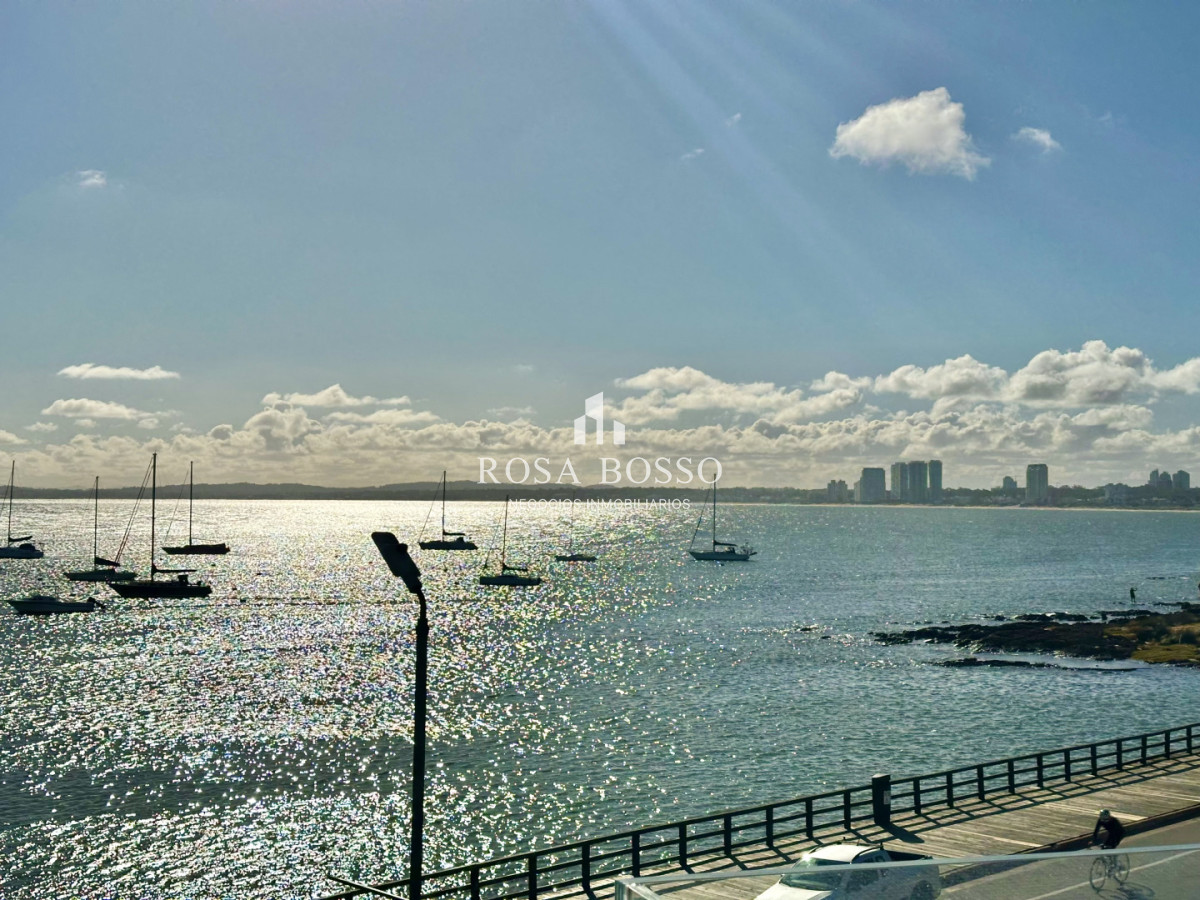 Apartamento ID.9882 - Apartamento en Alquiler Exclusivo 4 Dormitorios Península, Punta del Este