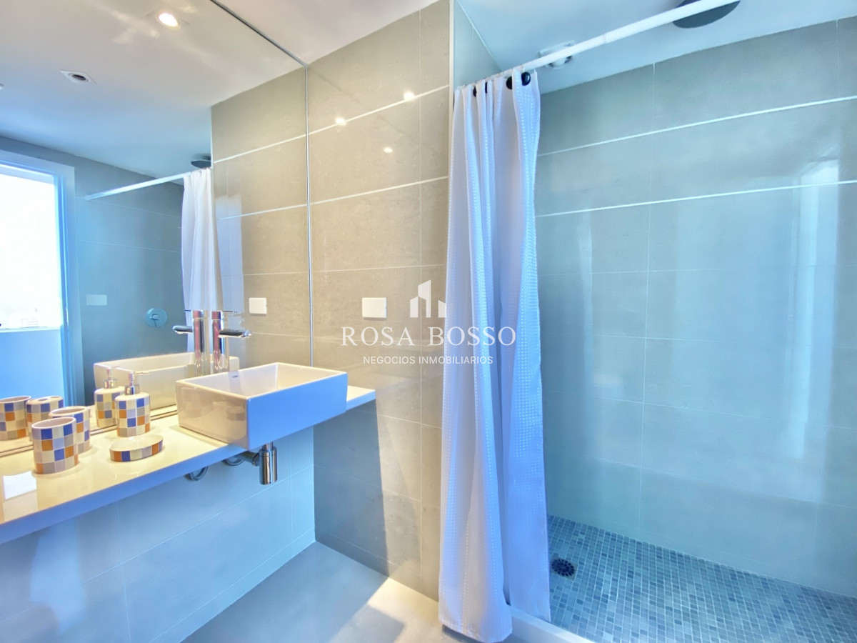 Apartamento ID.5042 - Penthouse Duplex Venta 4 dormitorios Punta del Este Mansa