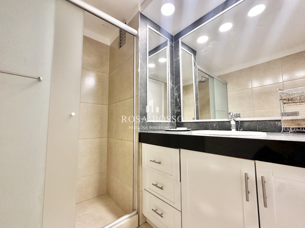 Apartamento ID.9549 - Apartamento Venta 2 dormitorios Península Punta del Este con vista