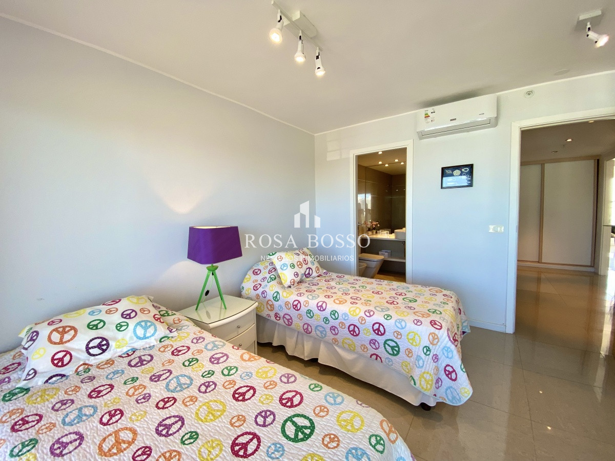 Apartamento ID.8115 - Apartamento 3 dormitorios 4 baños  Punta del Este 