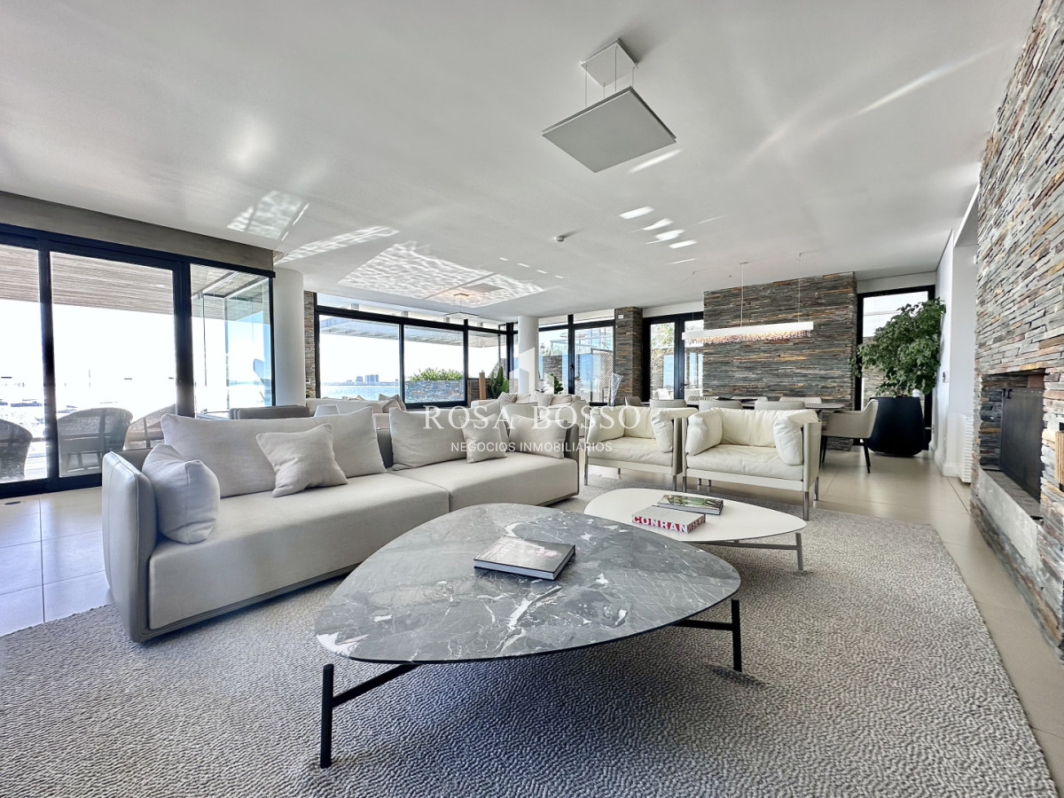 Apartamento ID.9882 - Apartamento en Alquiler Exclusivo 4 Dormitorios Península, Punta del Este