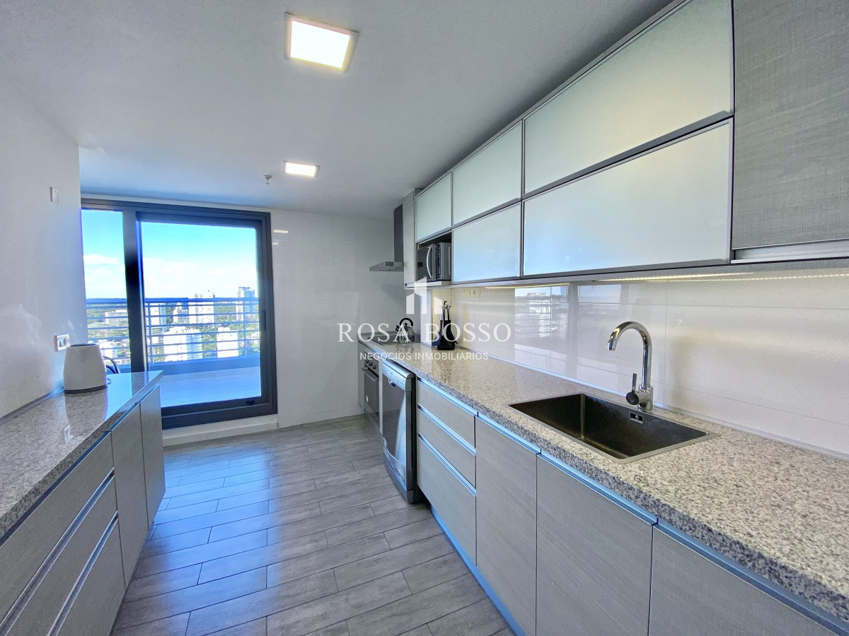 Apartamento ID.5042 - Penthouse Duplex Venta 4 dormitorios Punta del Este Mansa