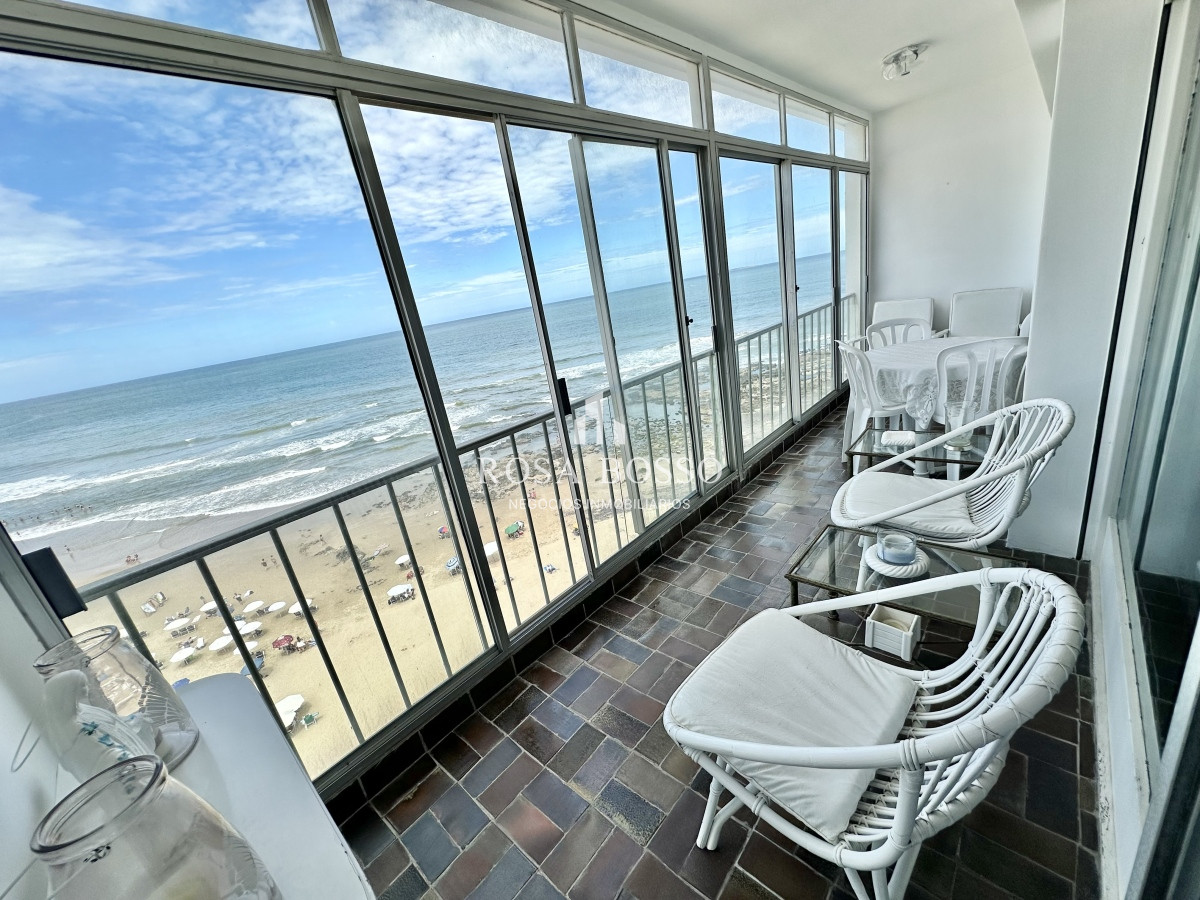 Apartamento ID.8864 - Apartamento Venta 4 dormitorios Península Punta del Este con Vista