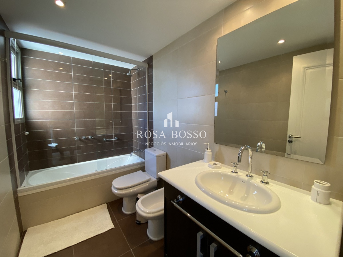 Apartamento ID.2546 - Apartamento Venta alquiler 3 dormitorios Brava Punta del Este