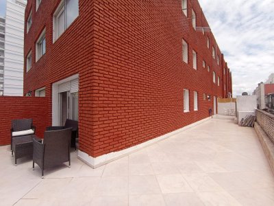 Venta Depto 2 dormitorios Península Punta del Este