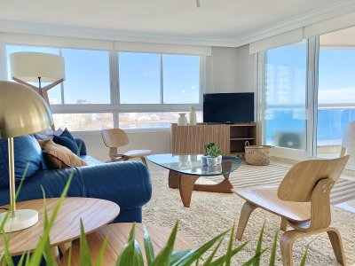 Apartamento Venta Millenium 3 dormitorios más Dependencia Mansa Punta del Este 