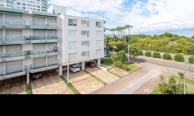 Apartamento de diseño sobre la Mansa, Punta del Este, Uruguay