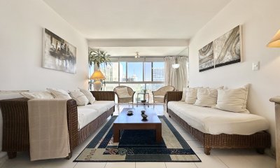 Venta Apartamento 2 dormitorios Punta del Este Brava piso alto