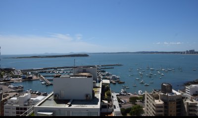 Apto en península, a 300 metros del mar.