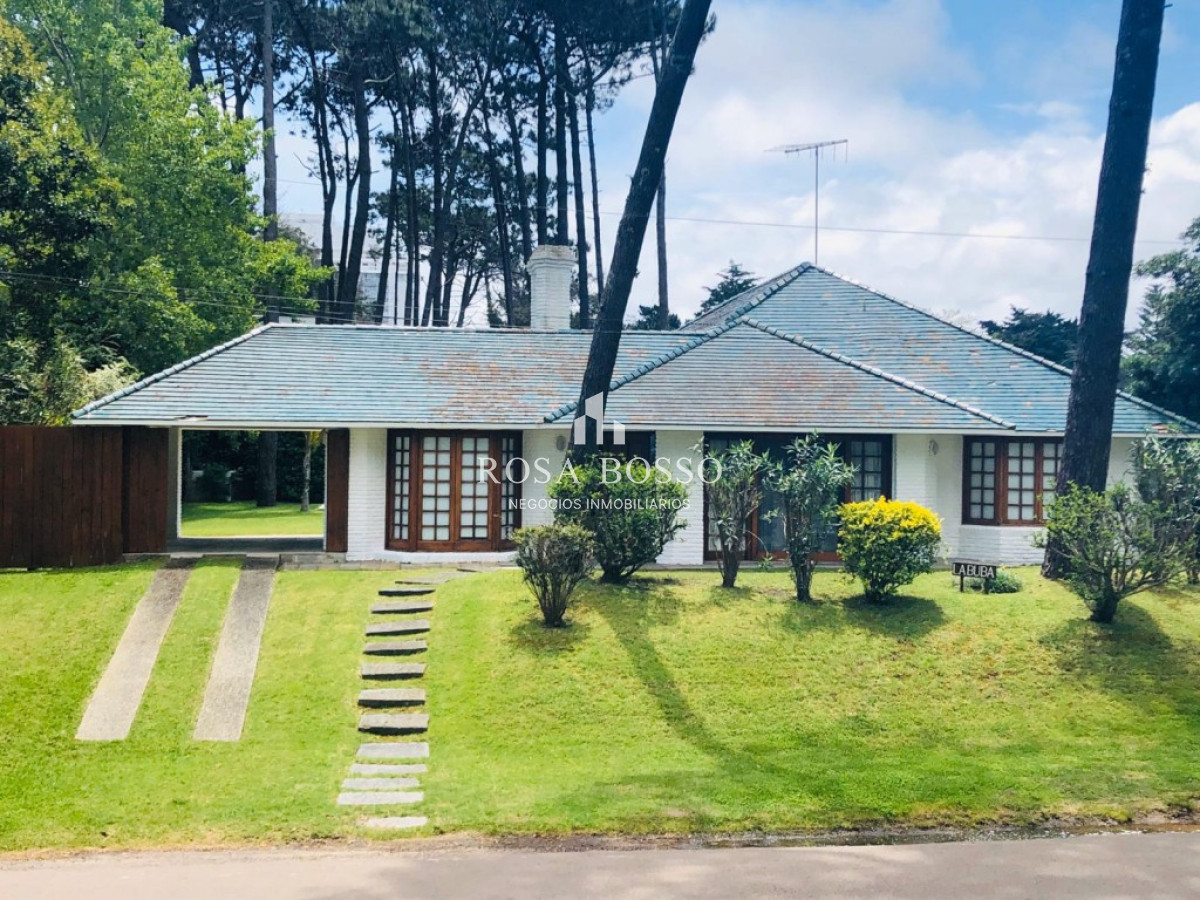 Alquiler casa 3 dormitorios Punta del Este 