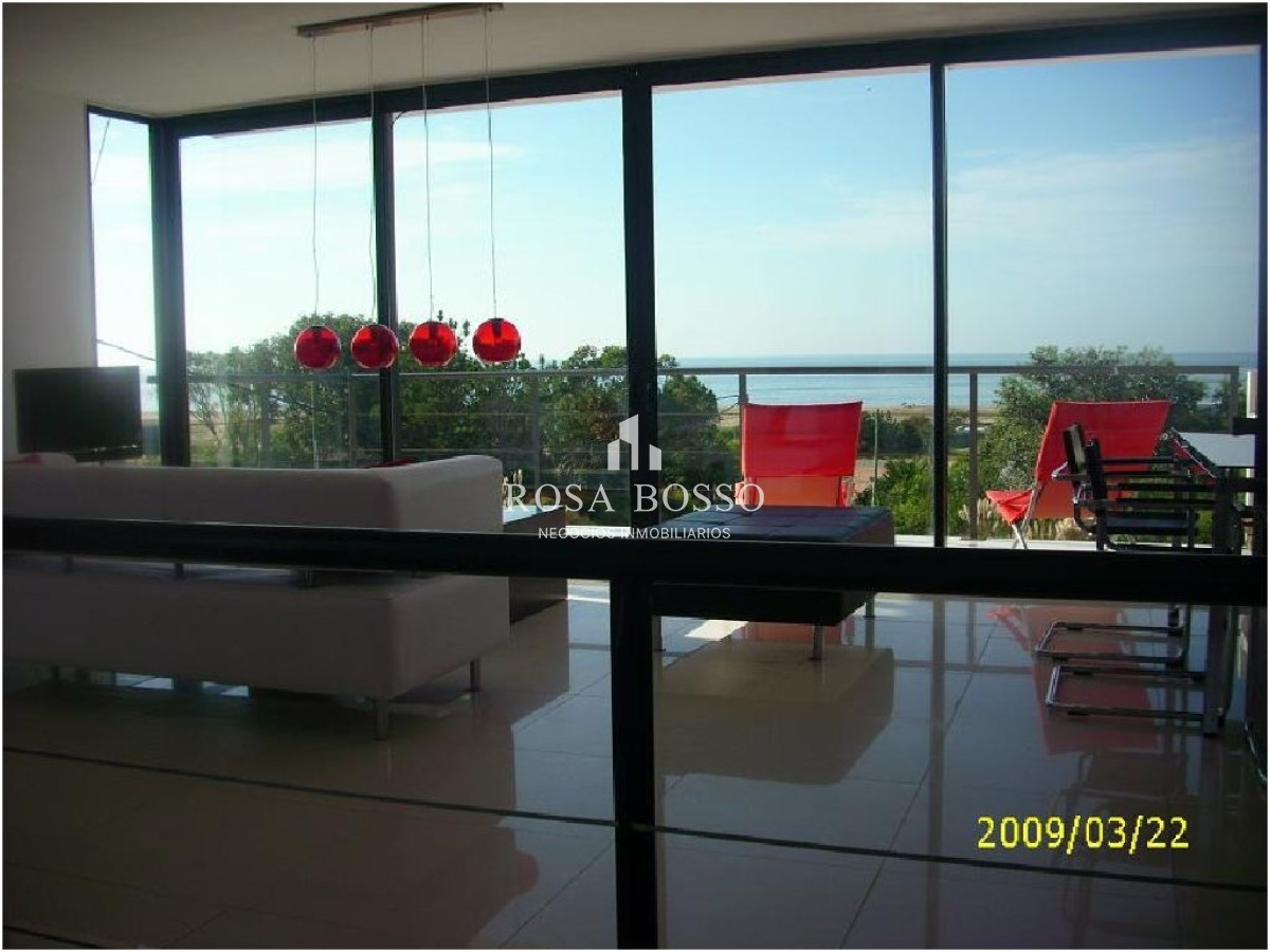 Casa en Punta Piedras, 3 dormitorios *