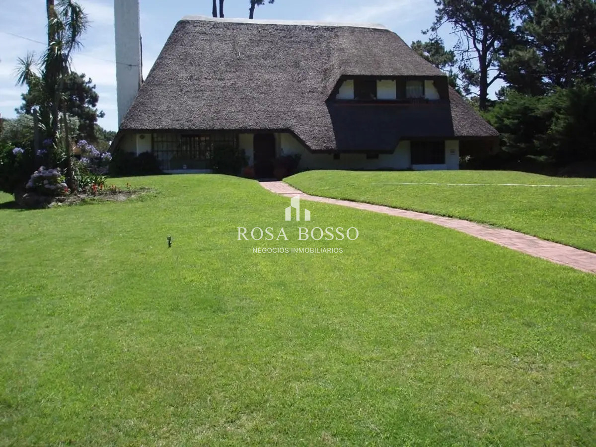 Casa para la venta en Beverly Hills. 