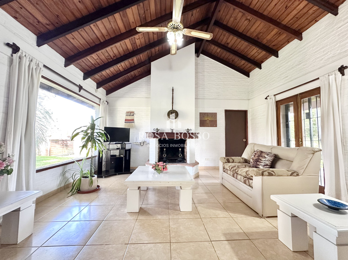 Apartamento ID.9831 - Casa Venta 4 dormitorios Cantegril Punta del Este