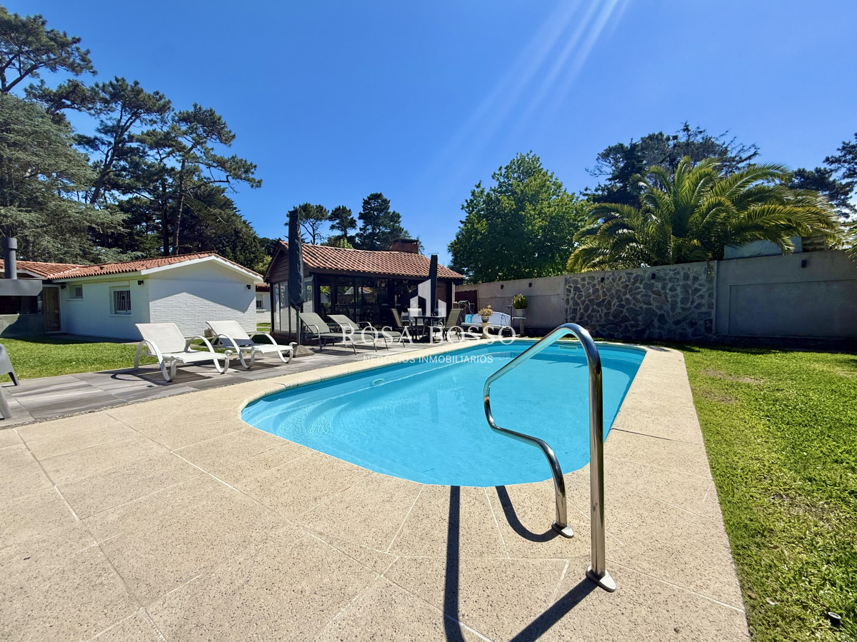 Apartamento ID.9830 - Casa Venta 4 dormitorios Lugano Punta del Este