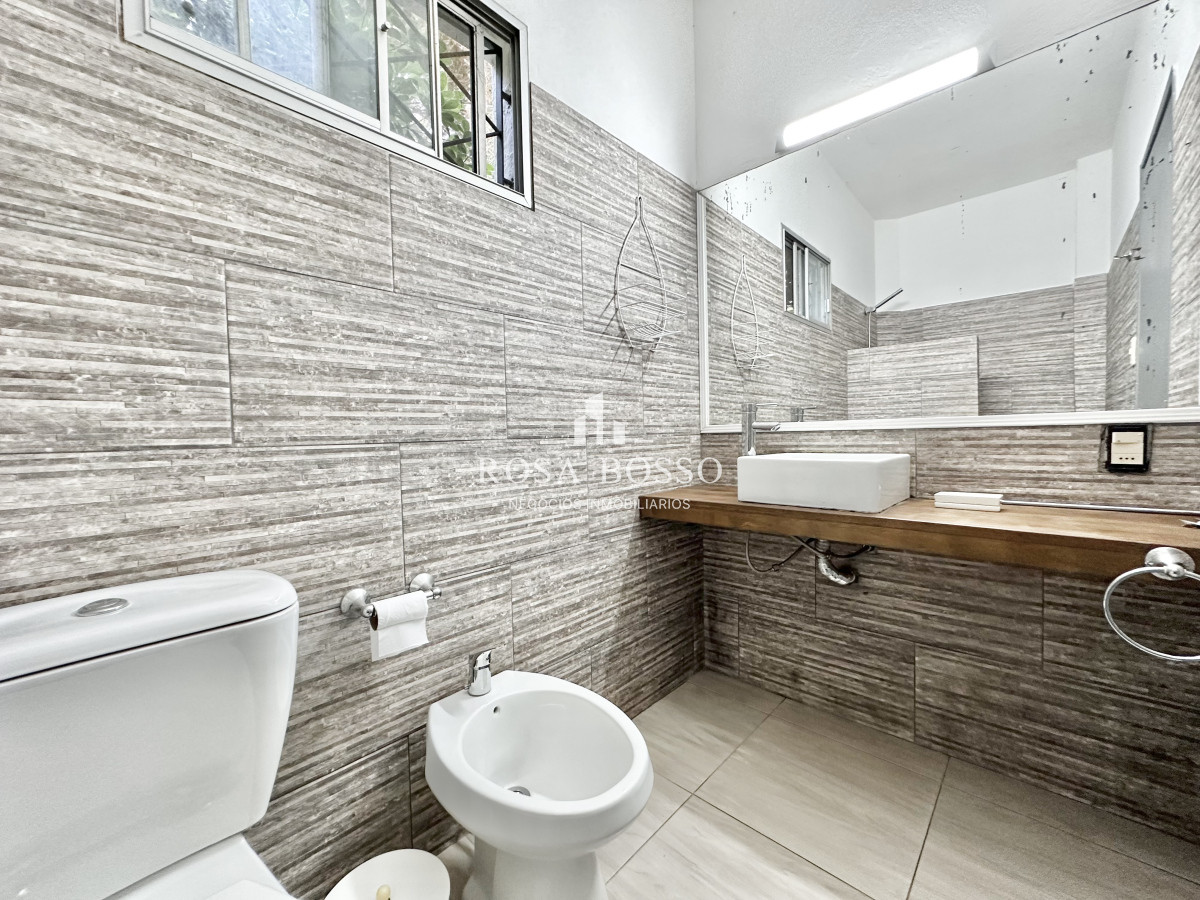 Casa ID.9504 - Casa Venta 5 dormitorios Cantegril Punta del Este