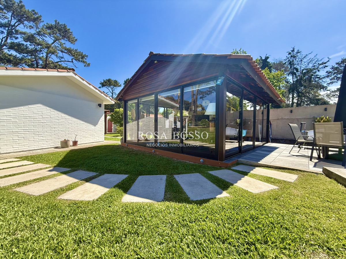 Apartamento ID.9830 - Casa Venta 4 dormitorios Lugano Punta del Este