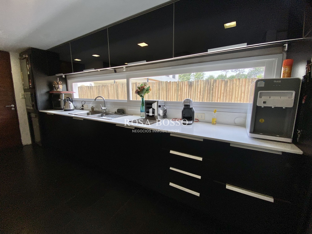 Casa ID.8818 - Casa, Venta, 6 dormitorios, 7 baños, Punta del Este