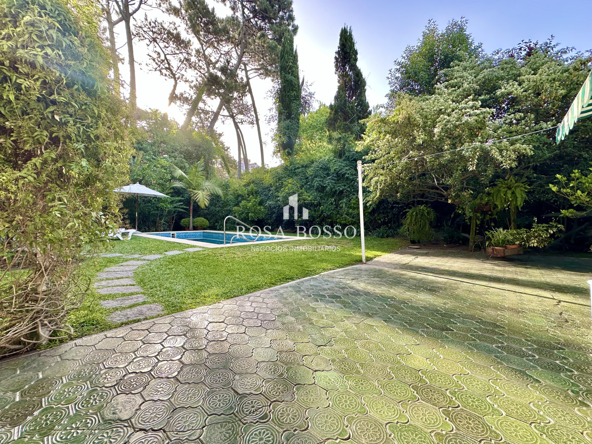 Apartamento ID.9844 - Casa Venta 4 dormitorios Cantegril Punta del Este