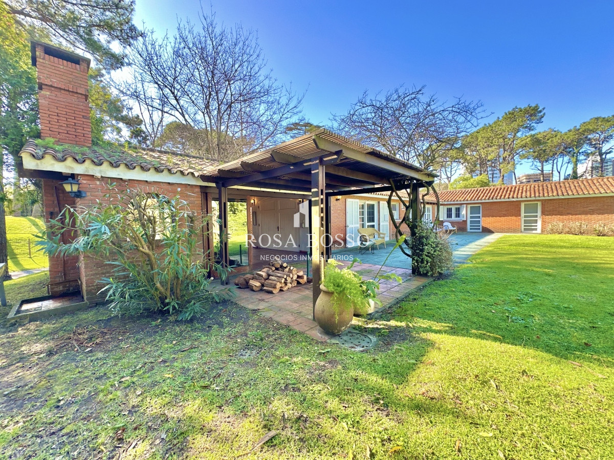 Apartamento ID.9362 - Venta Casa 6 dormitorios Mansa Punta del Este