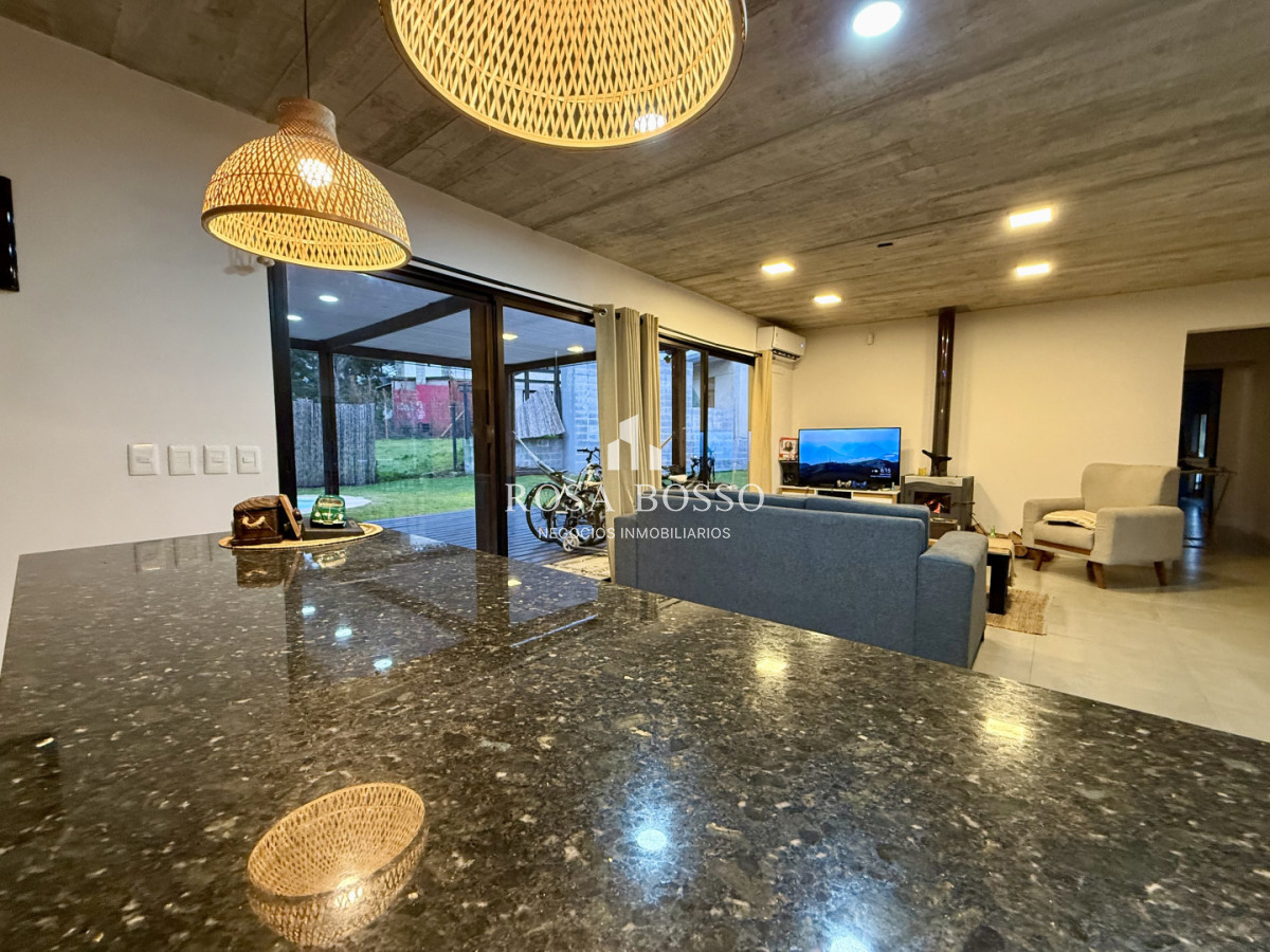 Apartamento ID.9943 - Venta Casa 3 dormitorios Punta Colorada Piriapolis