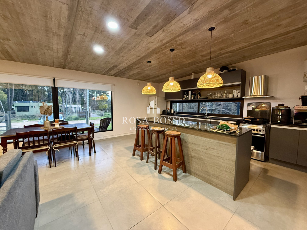 Apartamento ID.9943 - Venta Casa 3 dormitorios Punta Colorada Piriapolis
