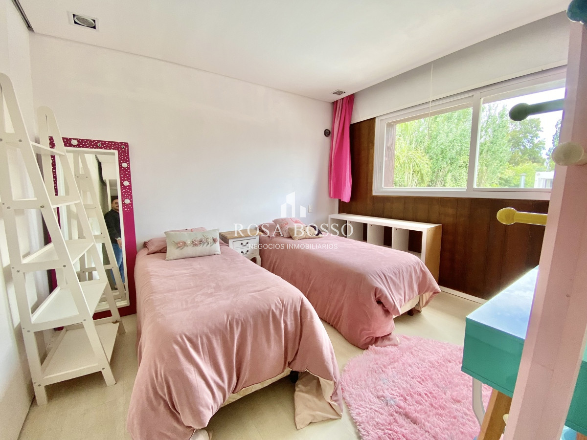 Casa ID.8818 - Casa, Venta, 6 dormitorios, 7 baños, Punta del Este