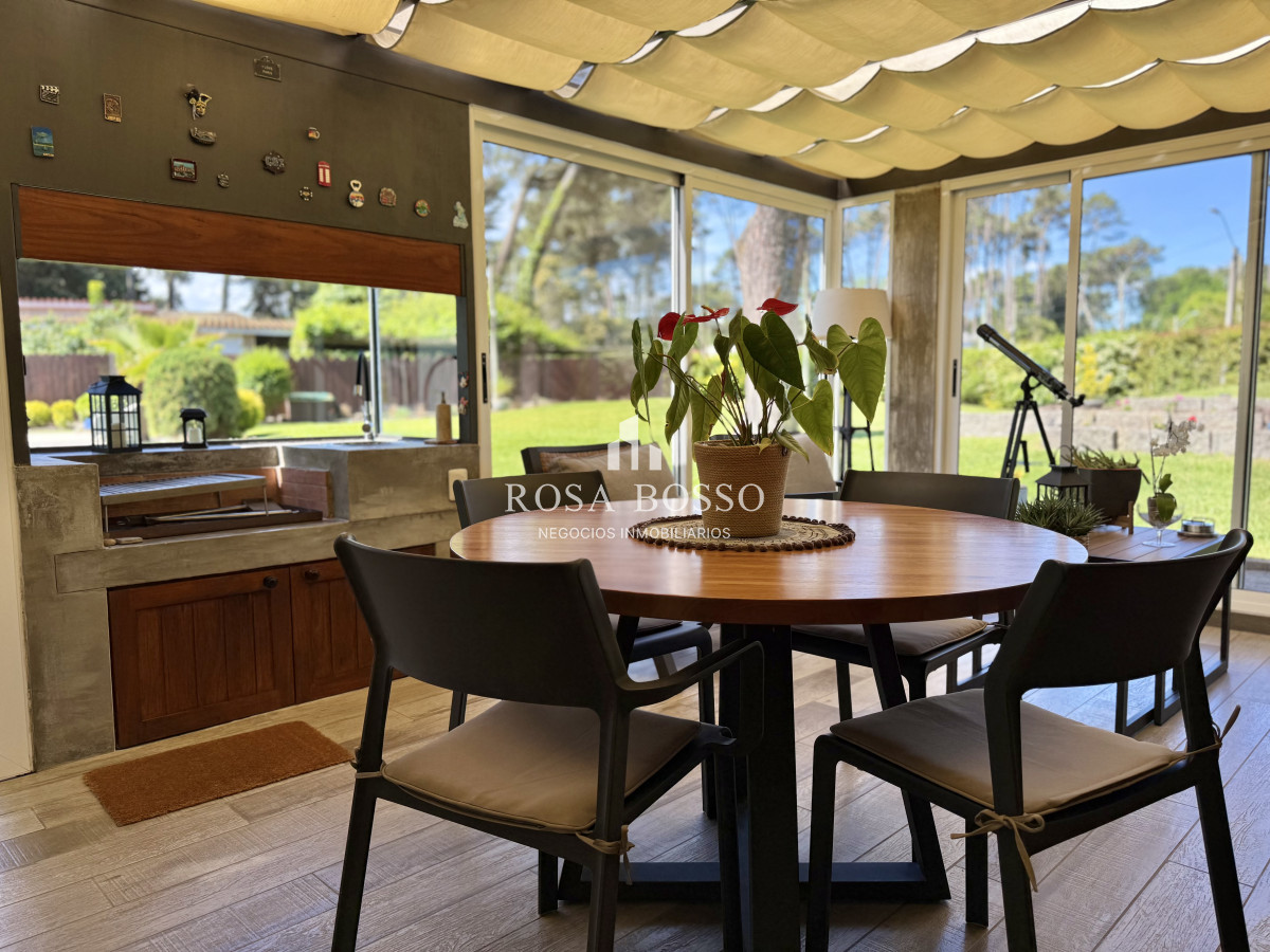 Apartamento ID.9830 - Casa Venta 4 dormitorios Lugano Punta del Este