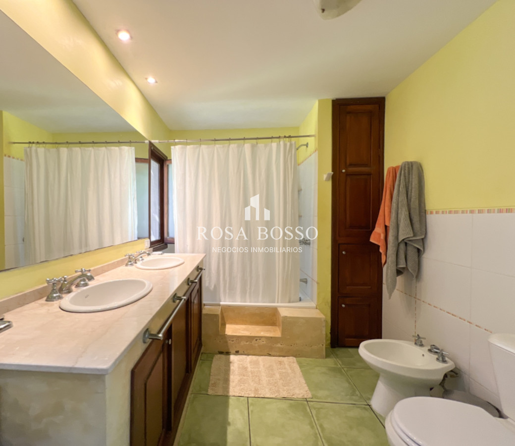 Casa ID.9183 - Casa Venta 4 Dormitorios San Rafael Punta del Este